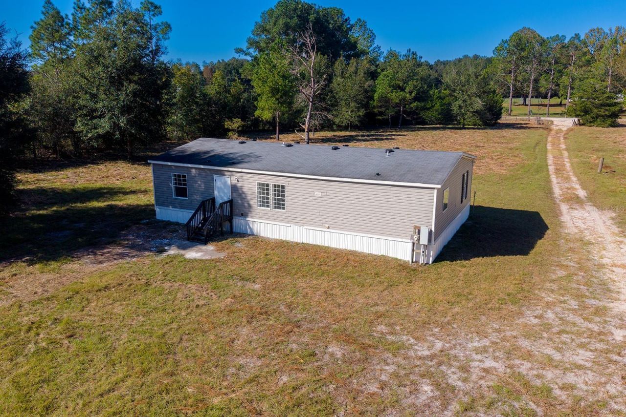 17571 NW 71st Avenue , Trenton, FL 32693 Photo
