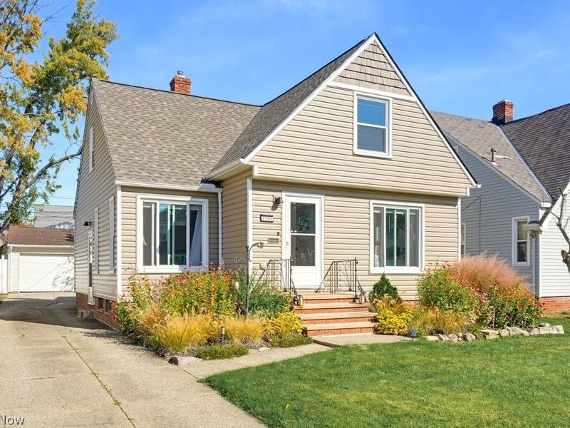 7702 Ridgefield Avenue, Parma, OH 44129 Photo 1