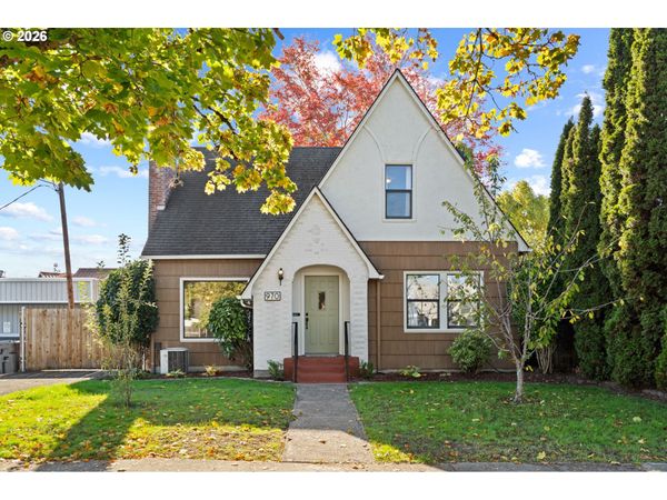 970 SHIPPING NE ST, Salem, OR 97301