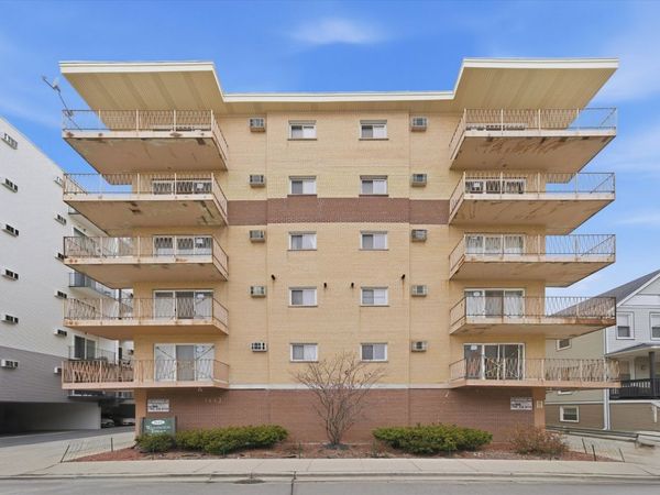7443 Washington Street , Unit 505, Forest Park, IL 60130