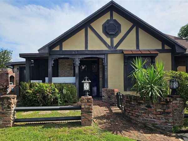 4471 NW 93rd Way , Sunrise, FL 33351