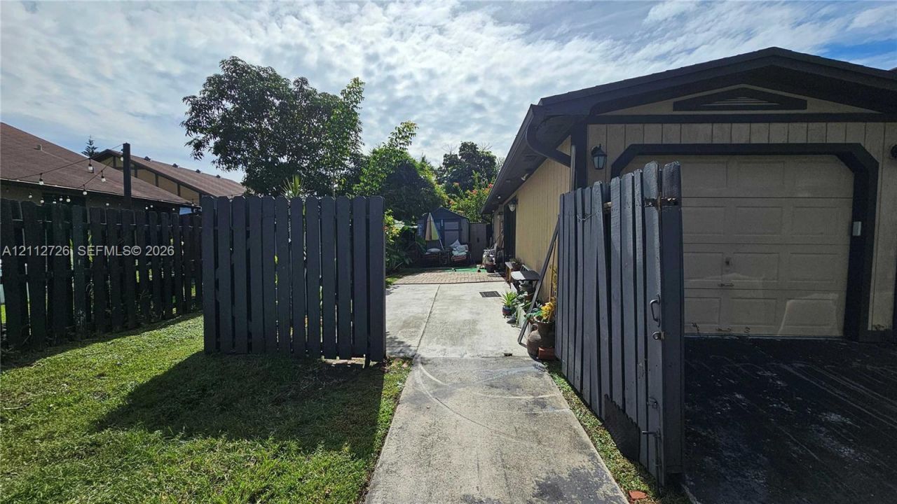 4471 NW 93rd Way , Sunrise, FL 33351 Photo