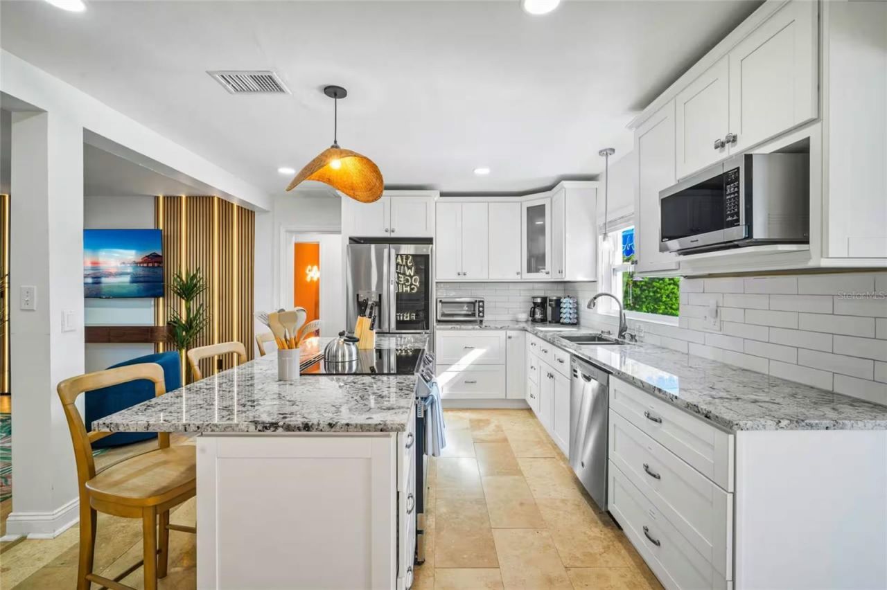 164 23rd Avenue Sw, Seminole, FL 33778 Photo