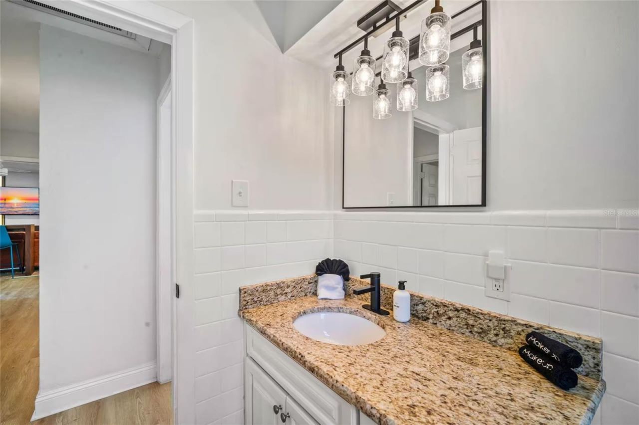 164 23rd Avenue Sw, Seminole, FL 33778 Photo