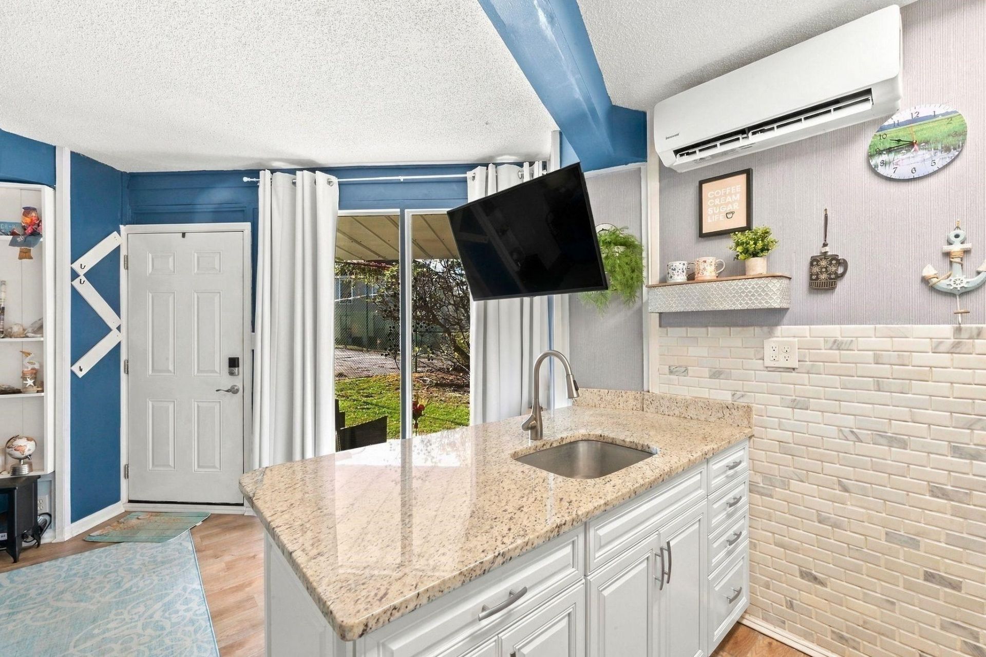401 Tree Top Ct.  Photo 12