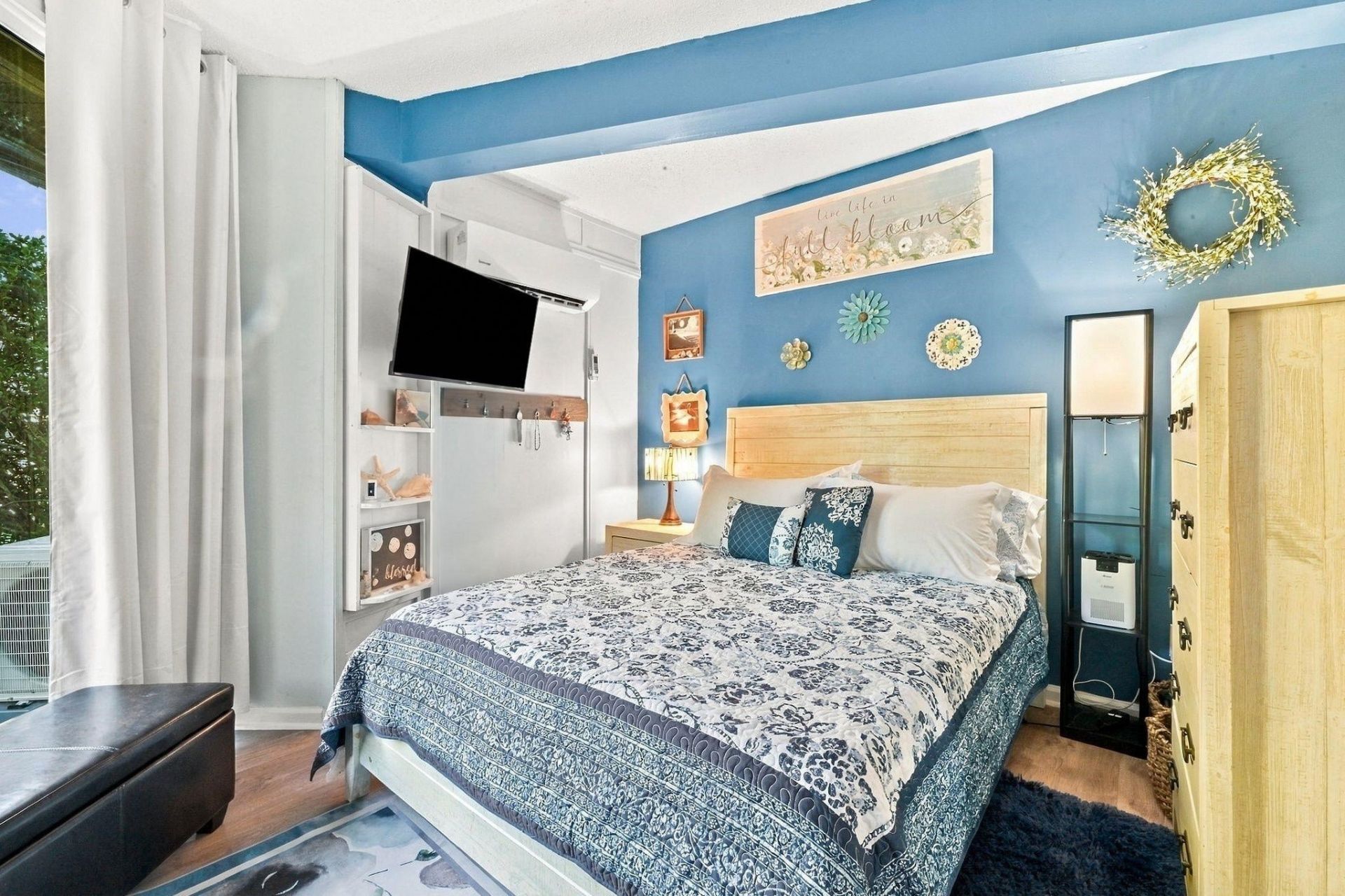401 Tree Top Ct.  Photo 14