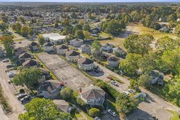 401 Tree Top Ct.  photo 4