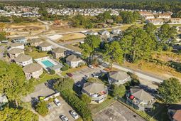 401 Tree Top Ct.  photo 4