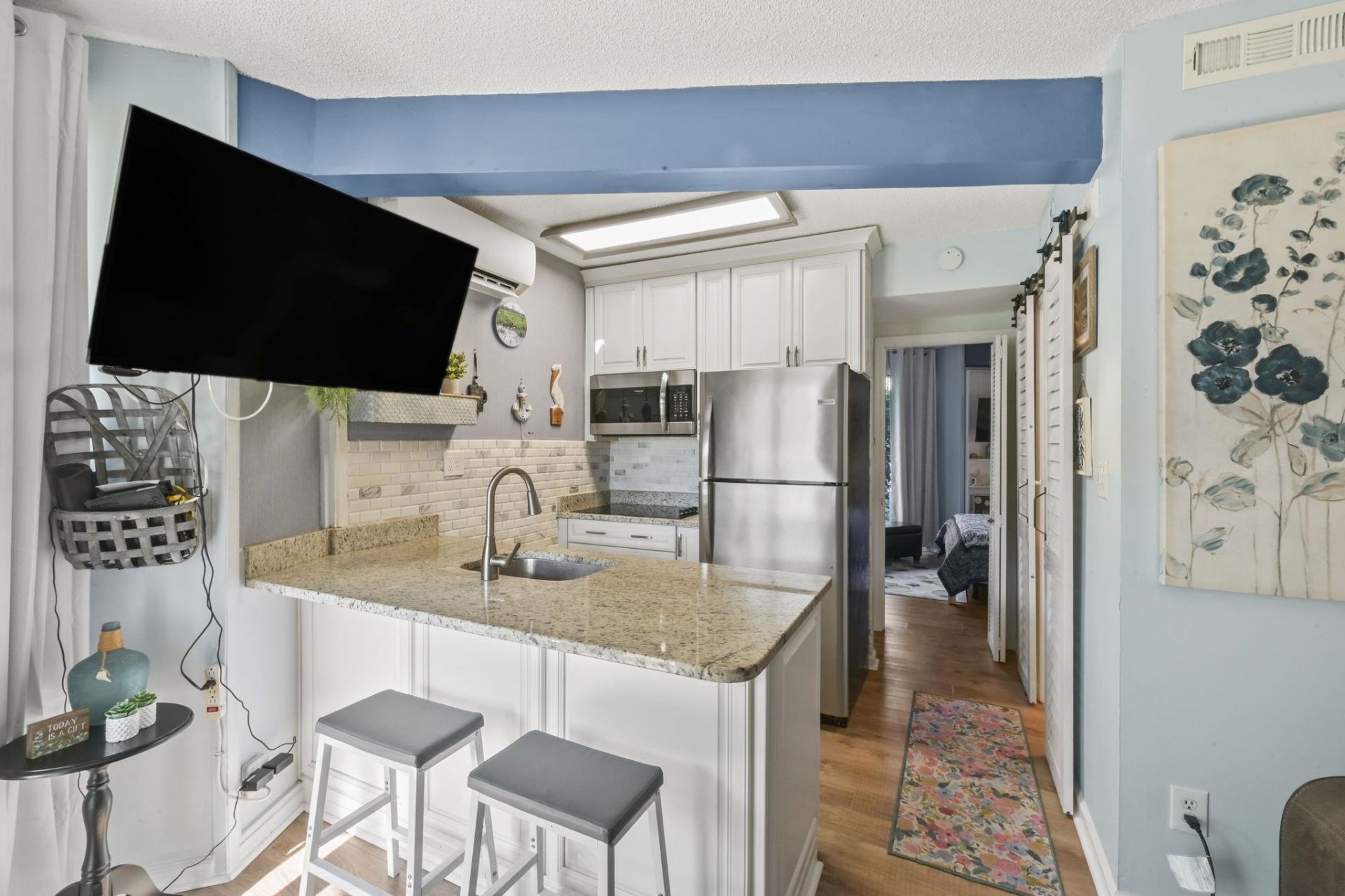 401 Tree Top Ct.  Photo 8