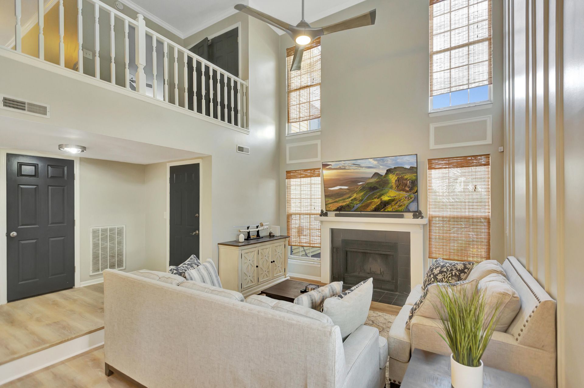 2051 Presidio Drive Photo 13