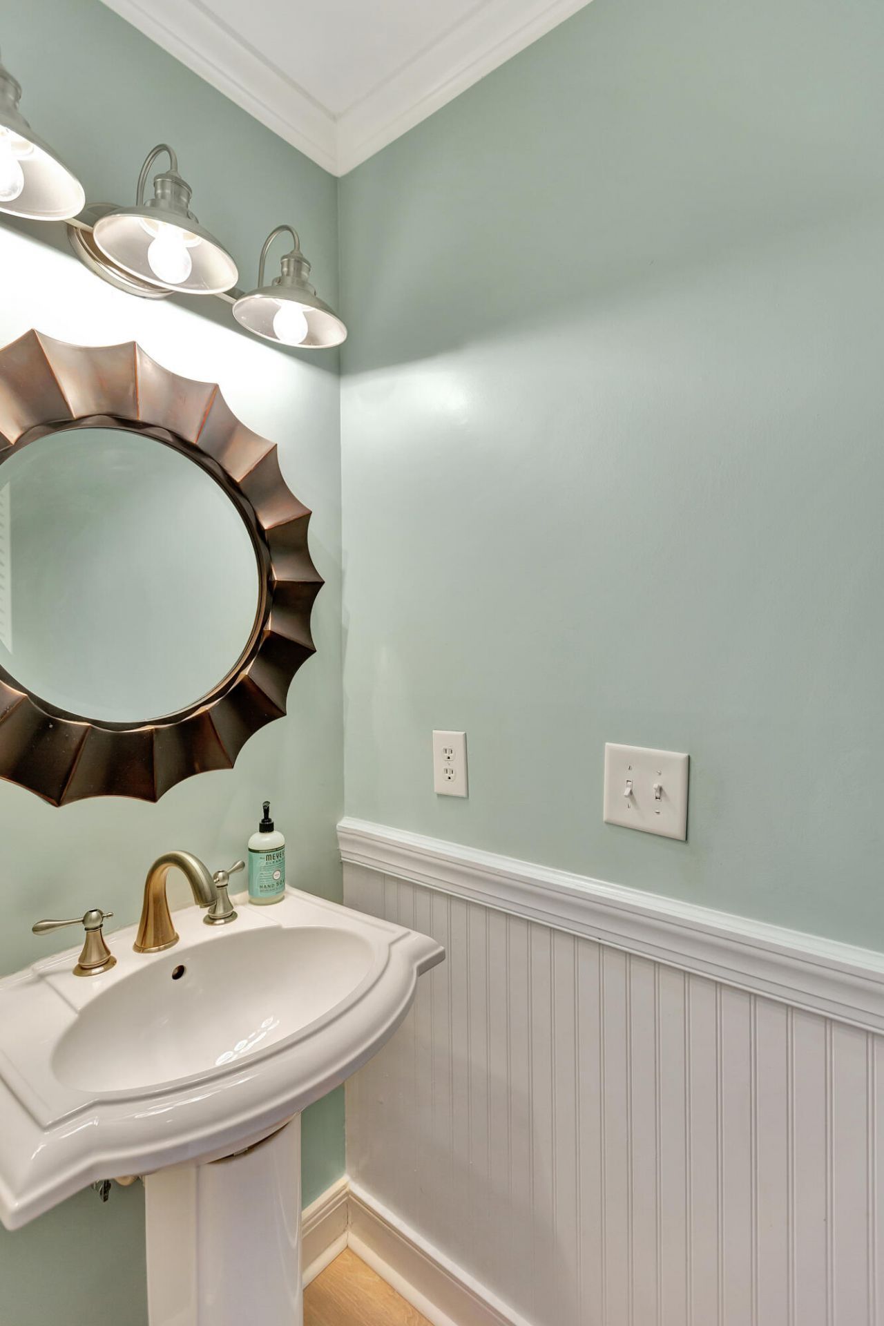 2051 Presidio Drive Photo 16