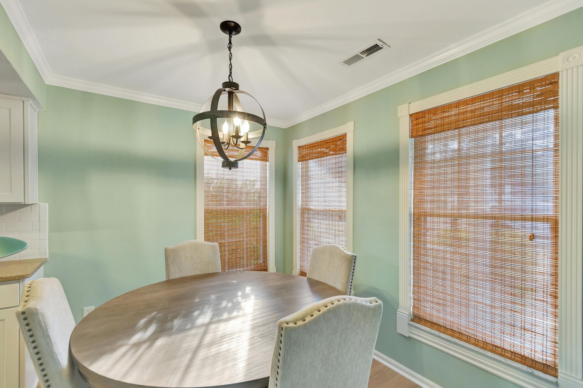 2051 Presidio Drive Photo 4