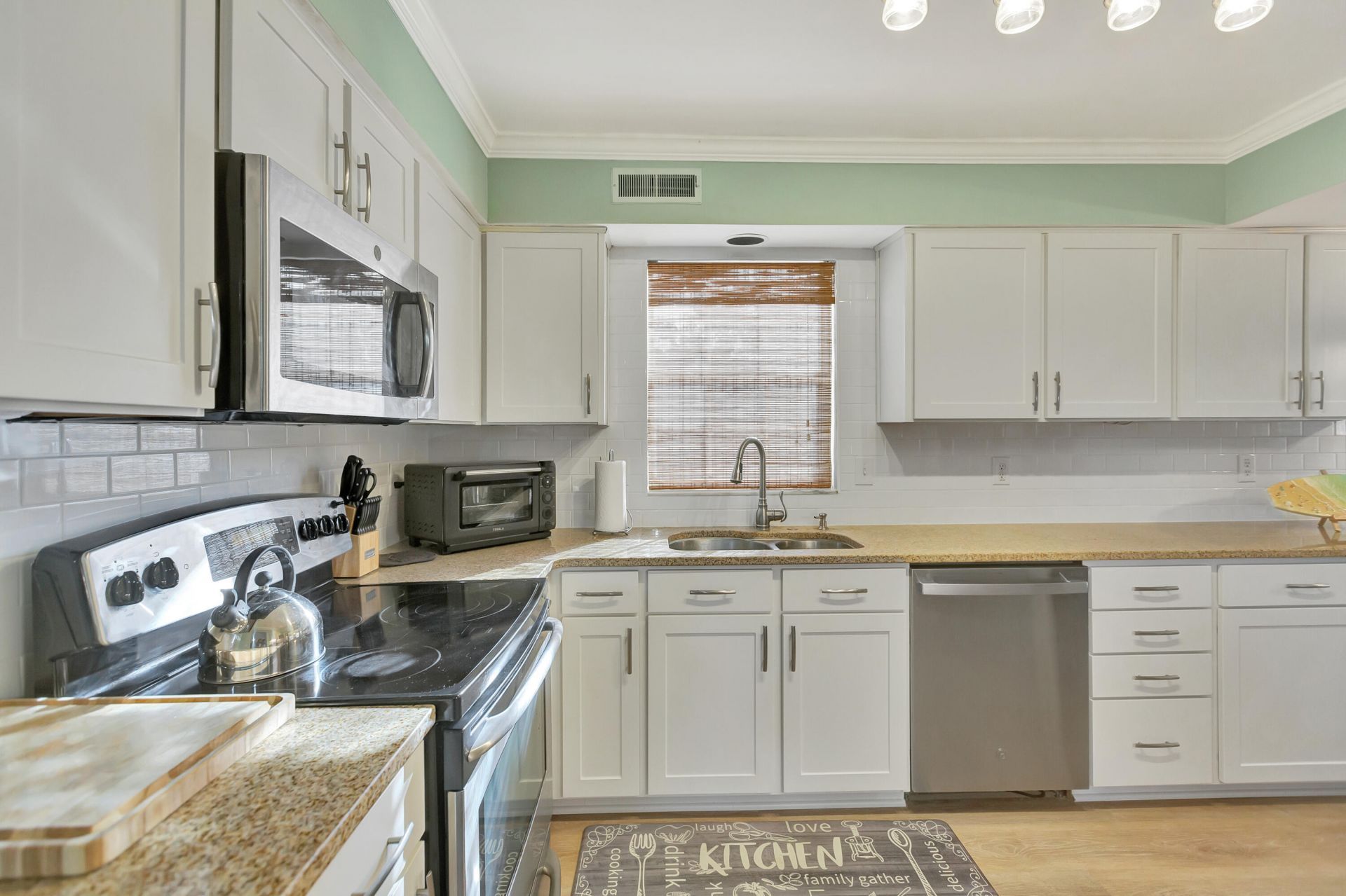 2051 Presidio Drive Photo 8
