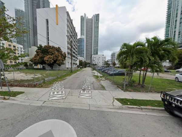 460 NE 29th Ter , Miami, FL 33137