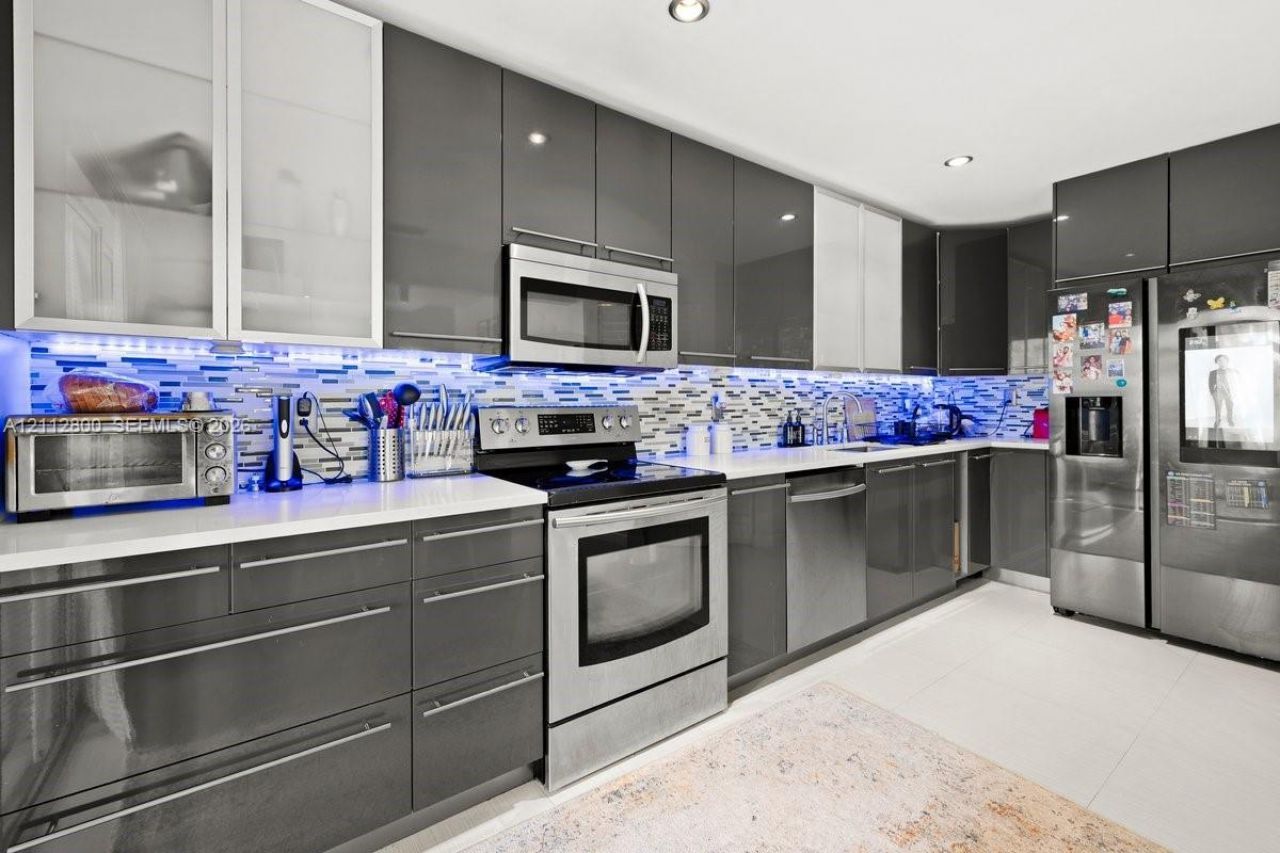 599 Racquet Club Rd , Unit 68-17, Weston, FL 33326 Photo