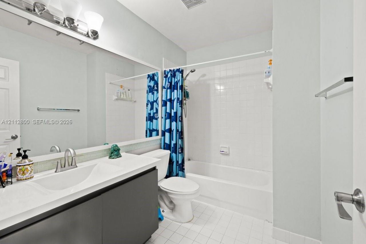 599 Racquet Club Rd , Unit 68-17, Weston, FL 33326 Photo