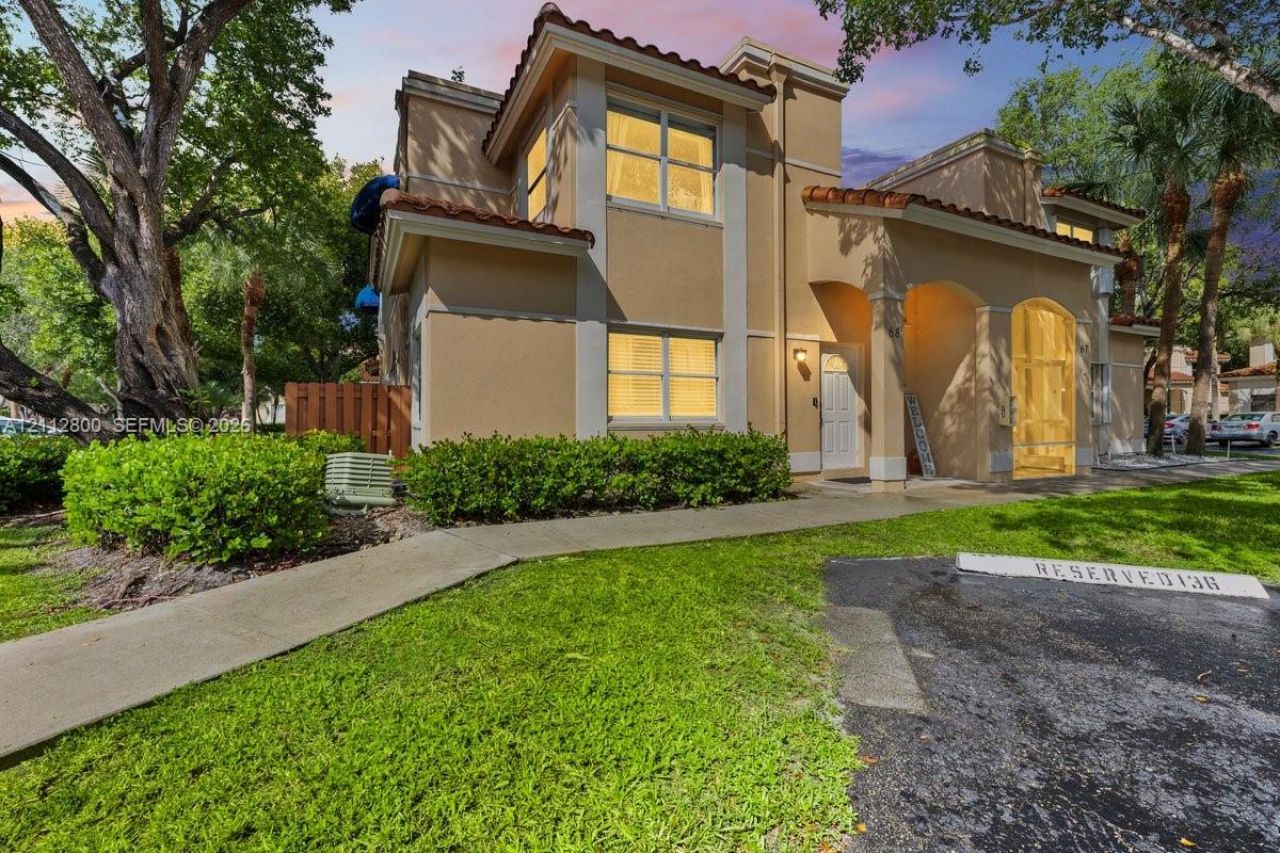 599 Racquet Club Rd , Unit 68-17, Weston, FL 33326 Photo