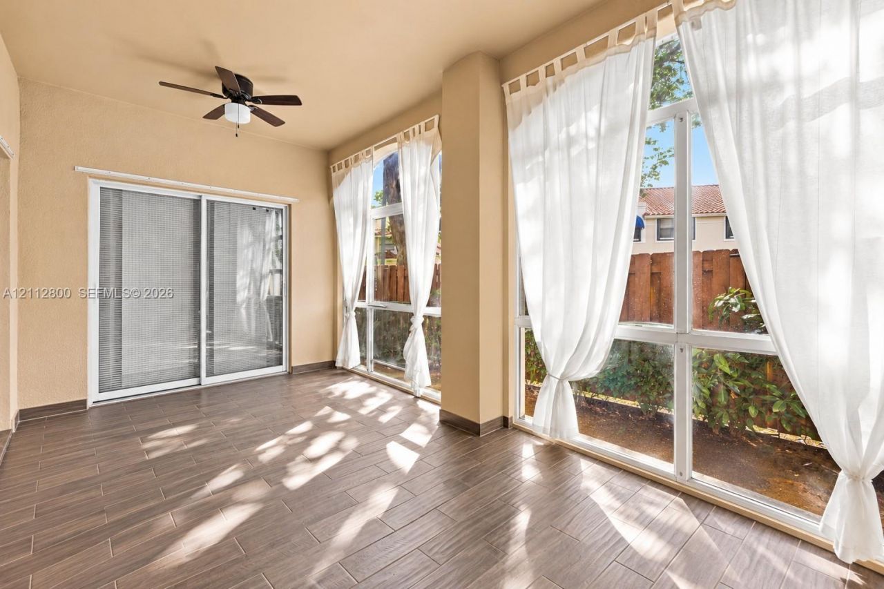 599 Racquet Club Rd , Unit 68-17, Weston, FL 33326 Photo