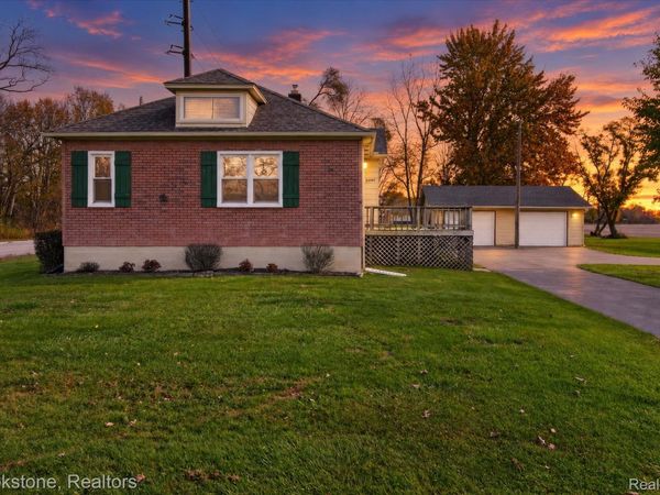52980 North Avenue , Macomb Township, Mi 48042