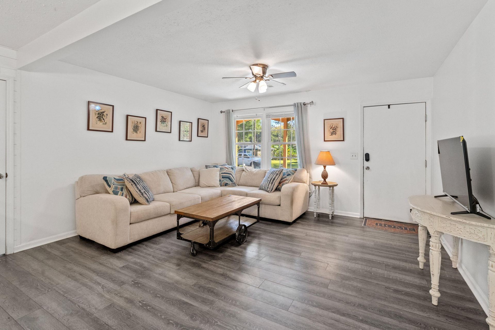 105 W Walnut Circle Photo 5