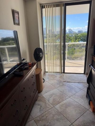3701 N Country Club Dr , Unit 706, Aventura, FL 33180 Photo