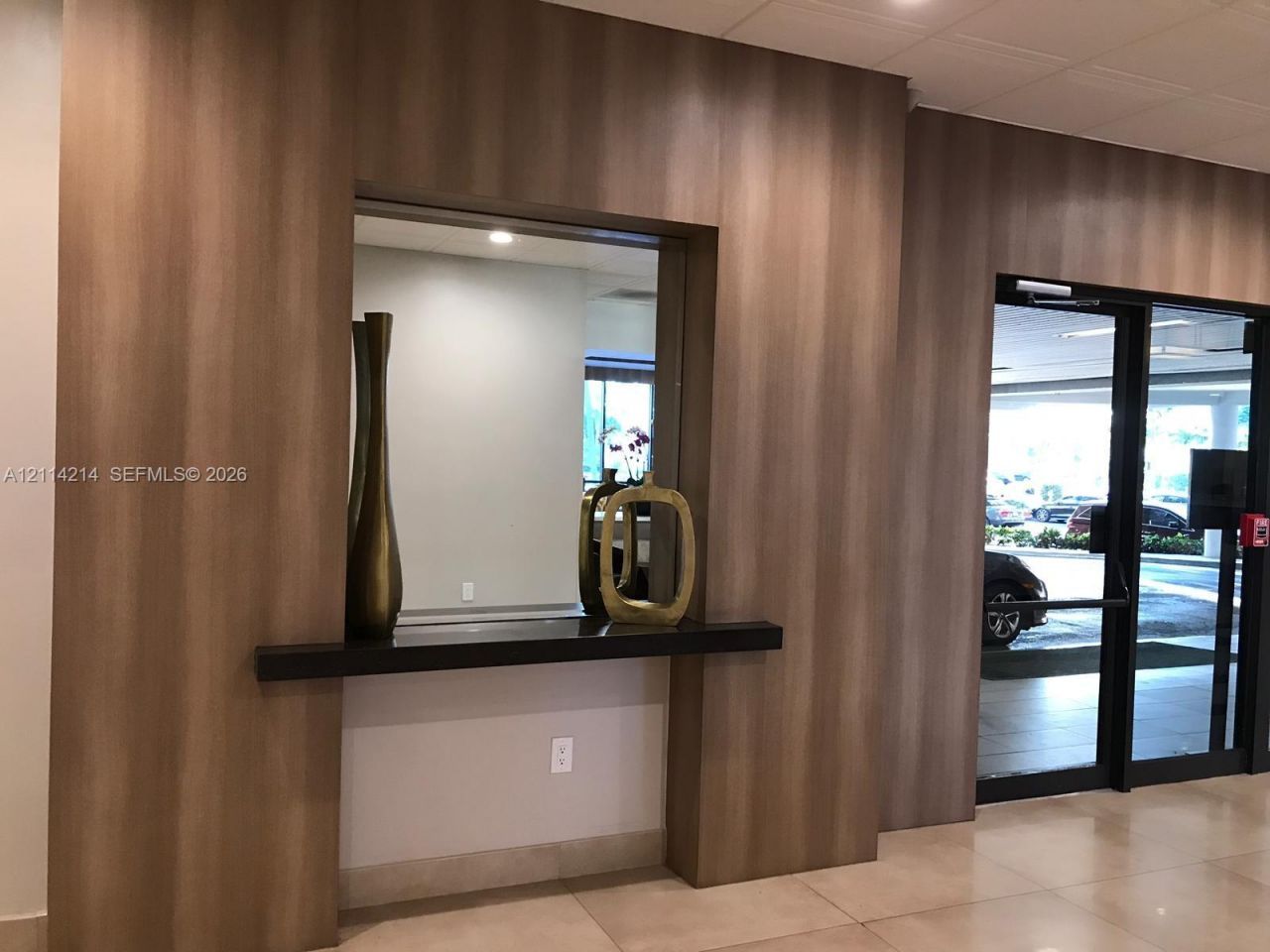 3701 N Country Club Dr , Unit 706, Aventura, FL 33180 Photo
