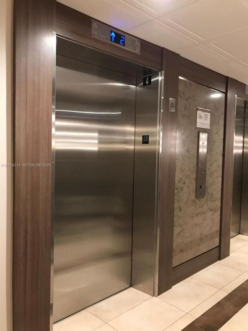 3701 N Country Club Dr , Unit 706, Aventura, FL 33180 Photo