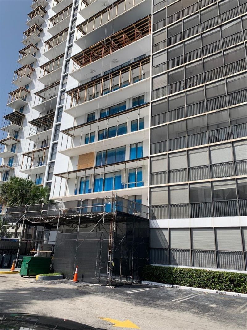 3701 N Country Club Dr , Unit 706, Aventura, FL 33180 Photo