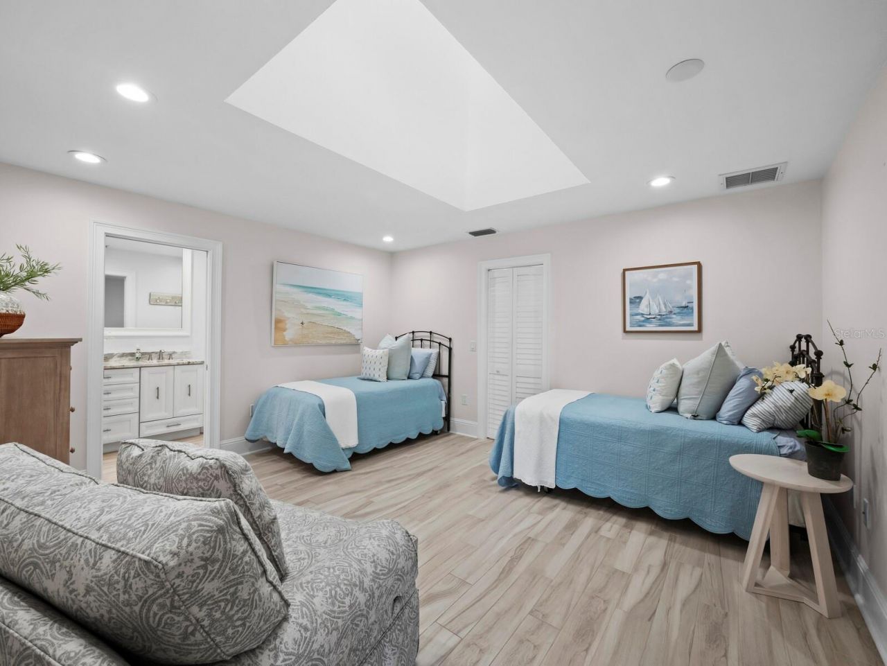 2352 Harbour Oaks Drive, Longboat Key, FL 34228 Photo