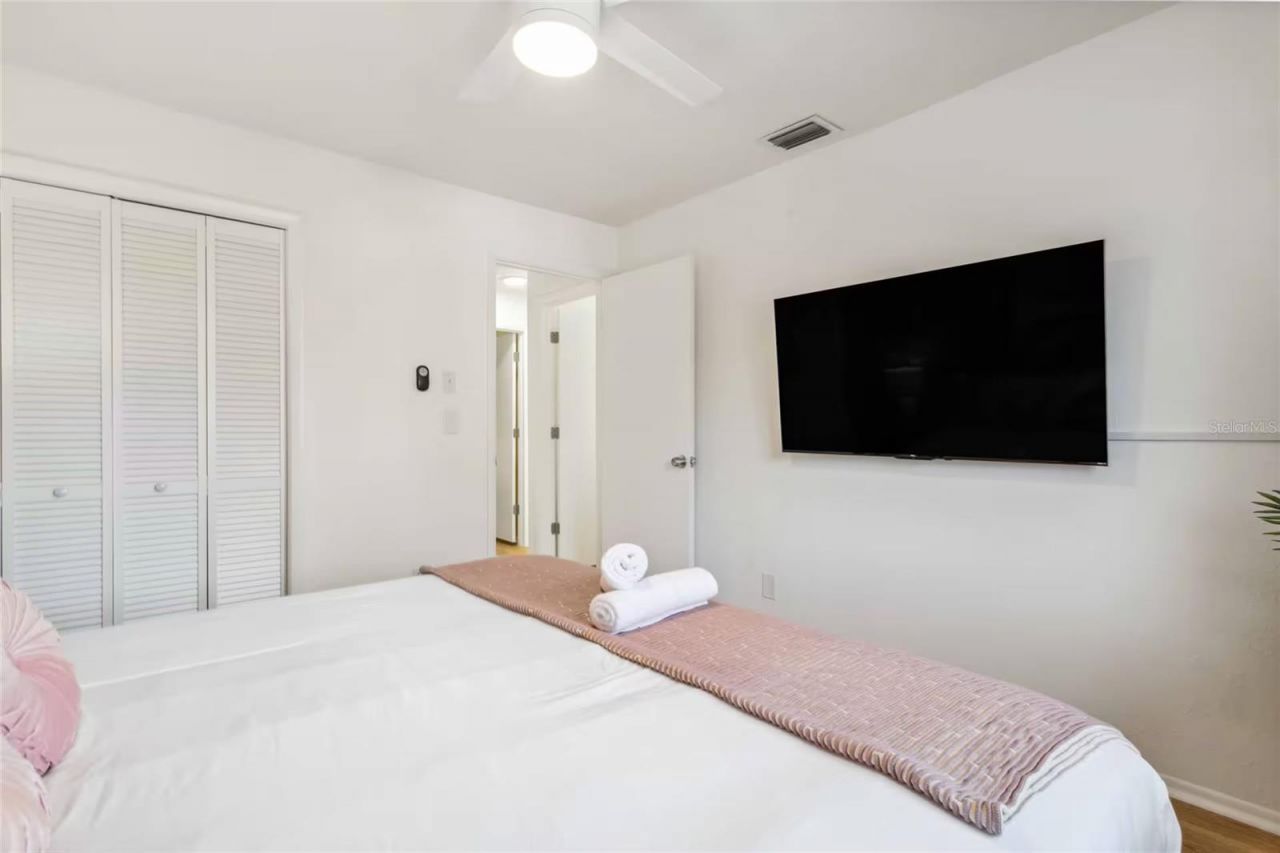 7265 Rosetree Place W, Seminole, FL 33772 Photo