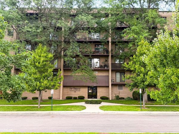 1380 Oakwood Avenue , Unit 204, Des Plaines, IL 60016