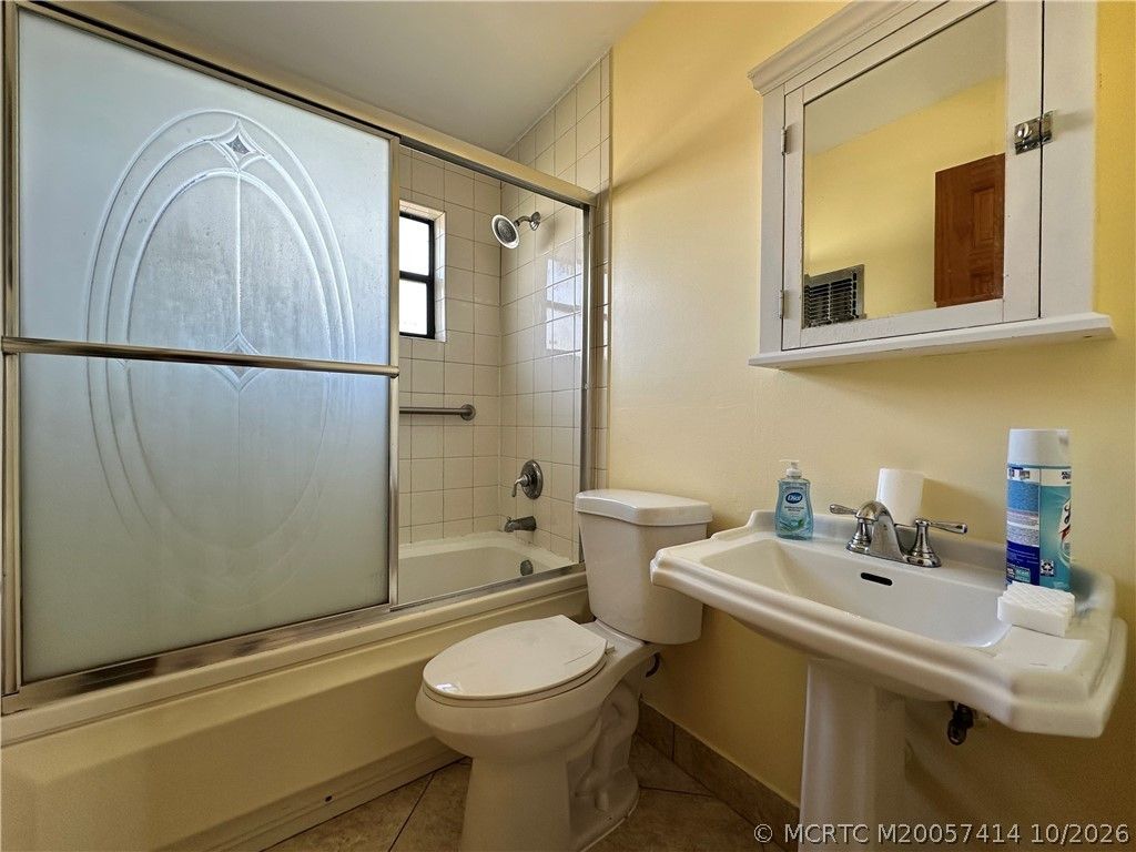 4677 SE Chatham Avenue, Stuart, FL 34997 Photo