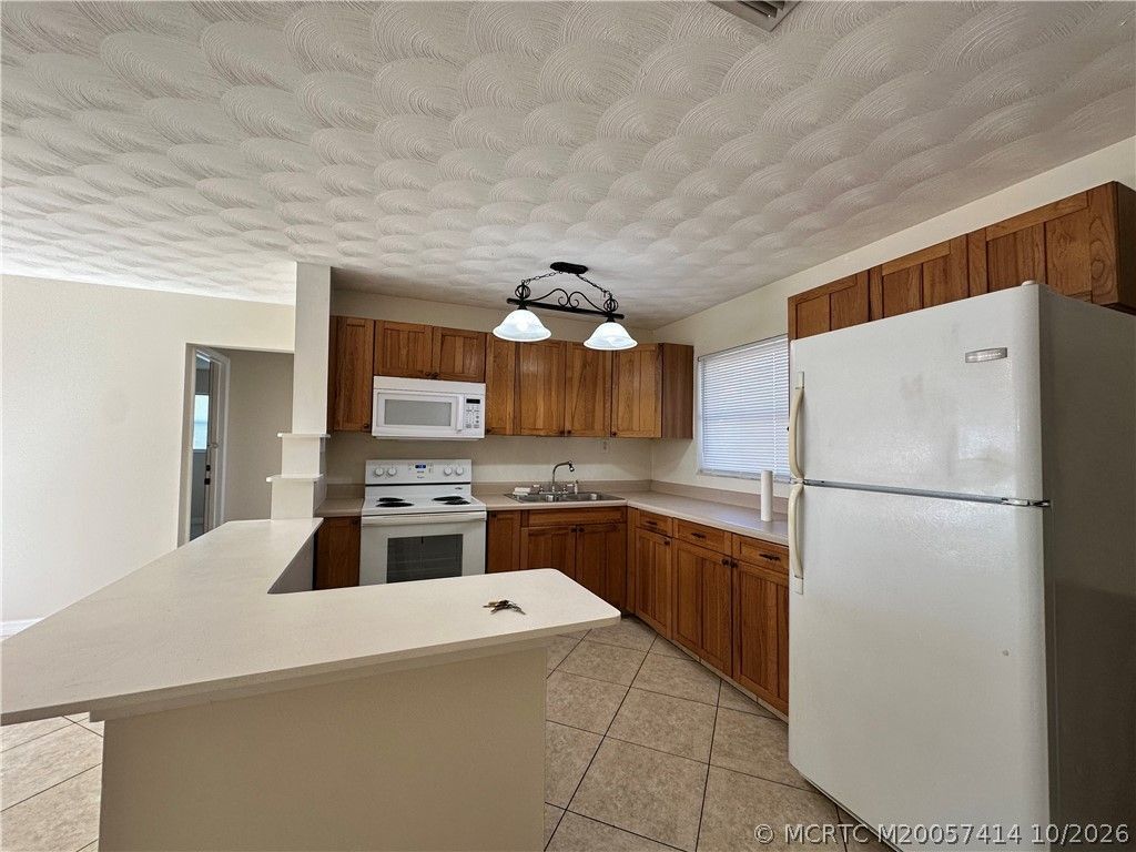 4677 SE Chatham Avenue, Stuart, FL 34997 Photo