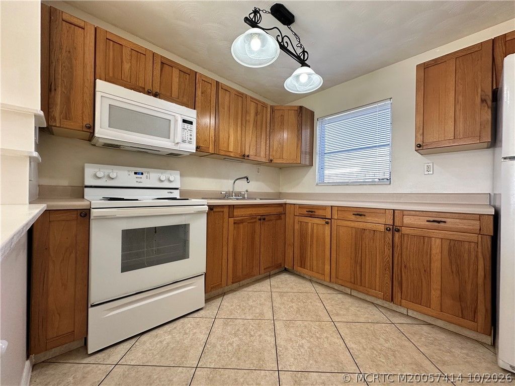 4677 SE Chatham Avenue, Stuart, FL 34997 Photo