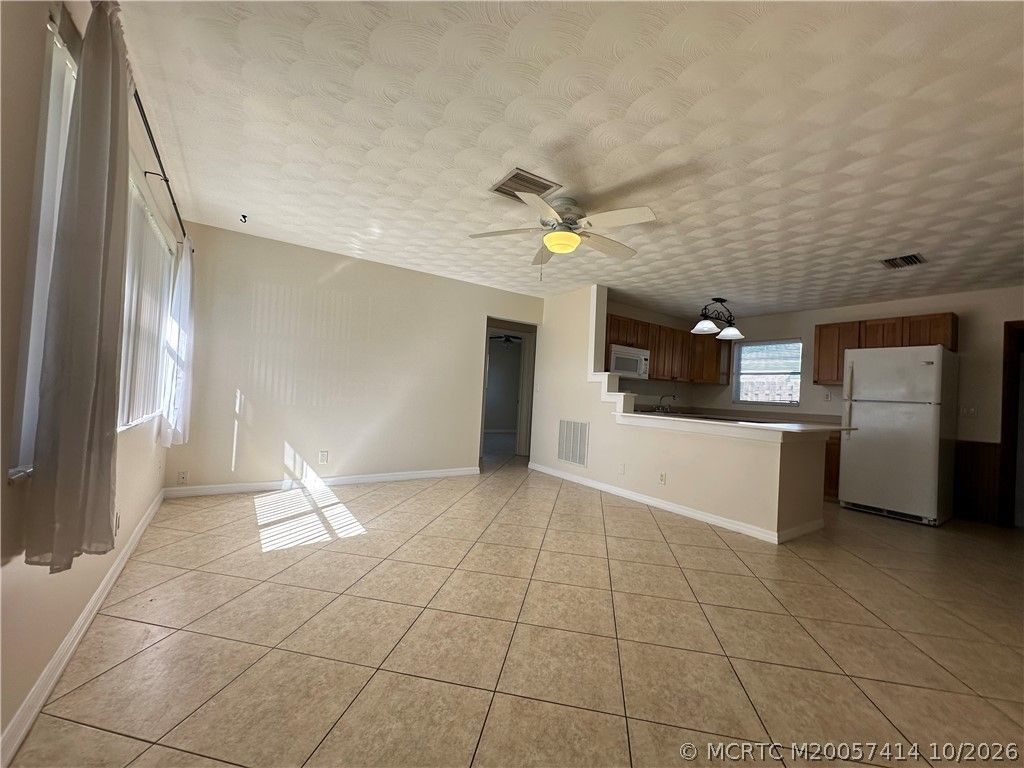 4677 SE Chatham Avenue, Stuart, FL 34997 Photo