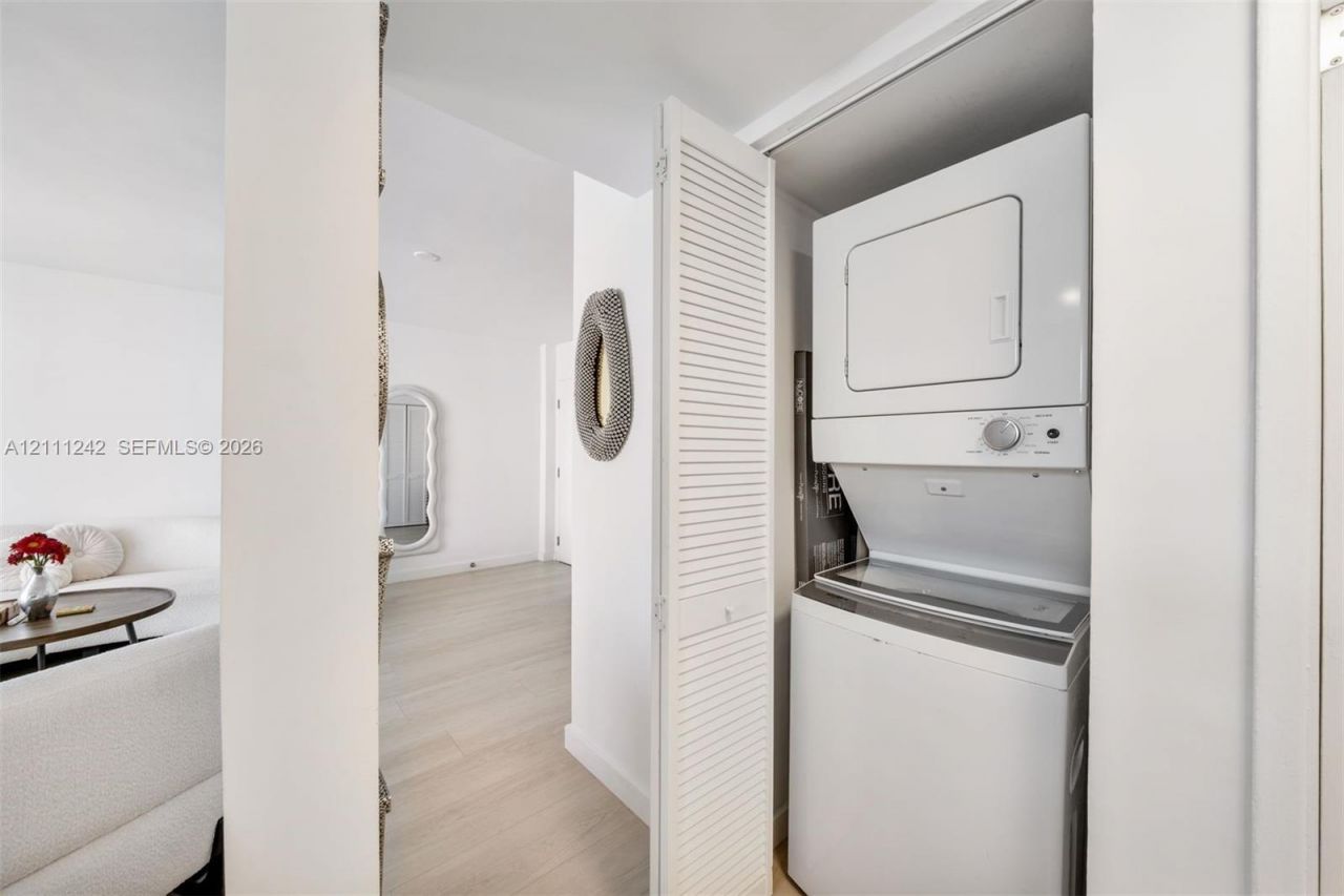 4301 Collins Ave, Unit 1007, Miami Beach, FL 33140 Photo