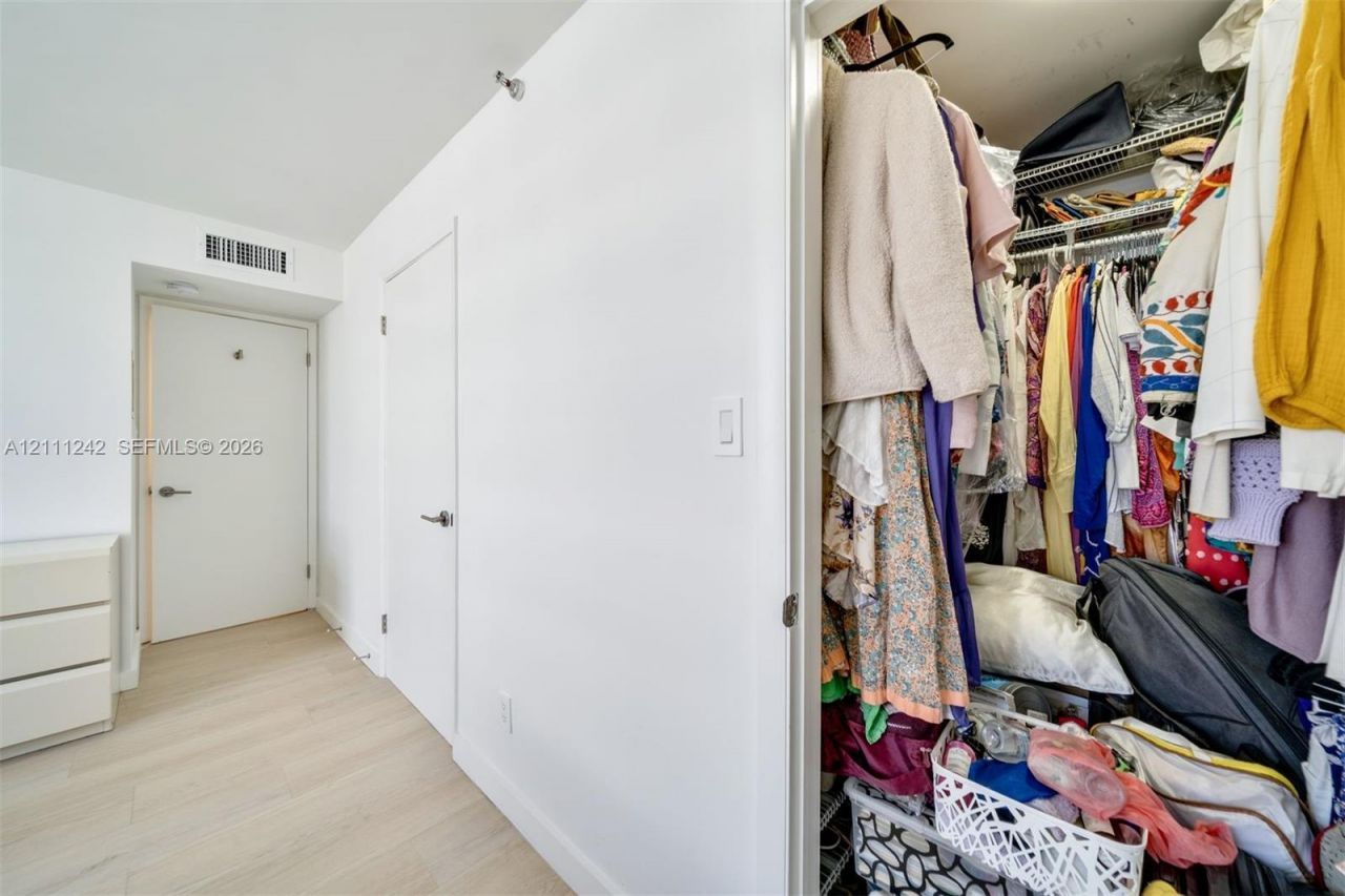 4301 Collins Ave, Unit 1007, Miami Beach, FL 33140 Photo