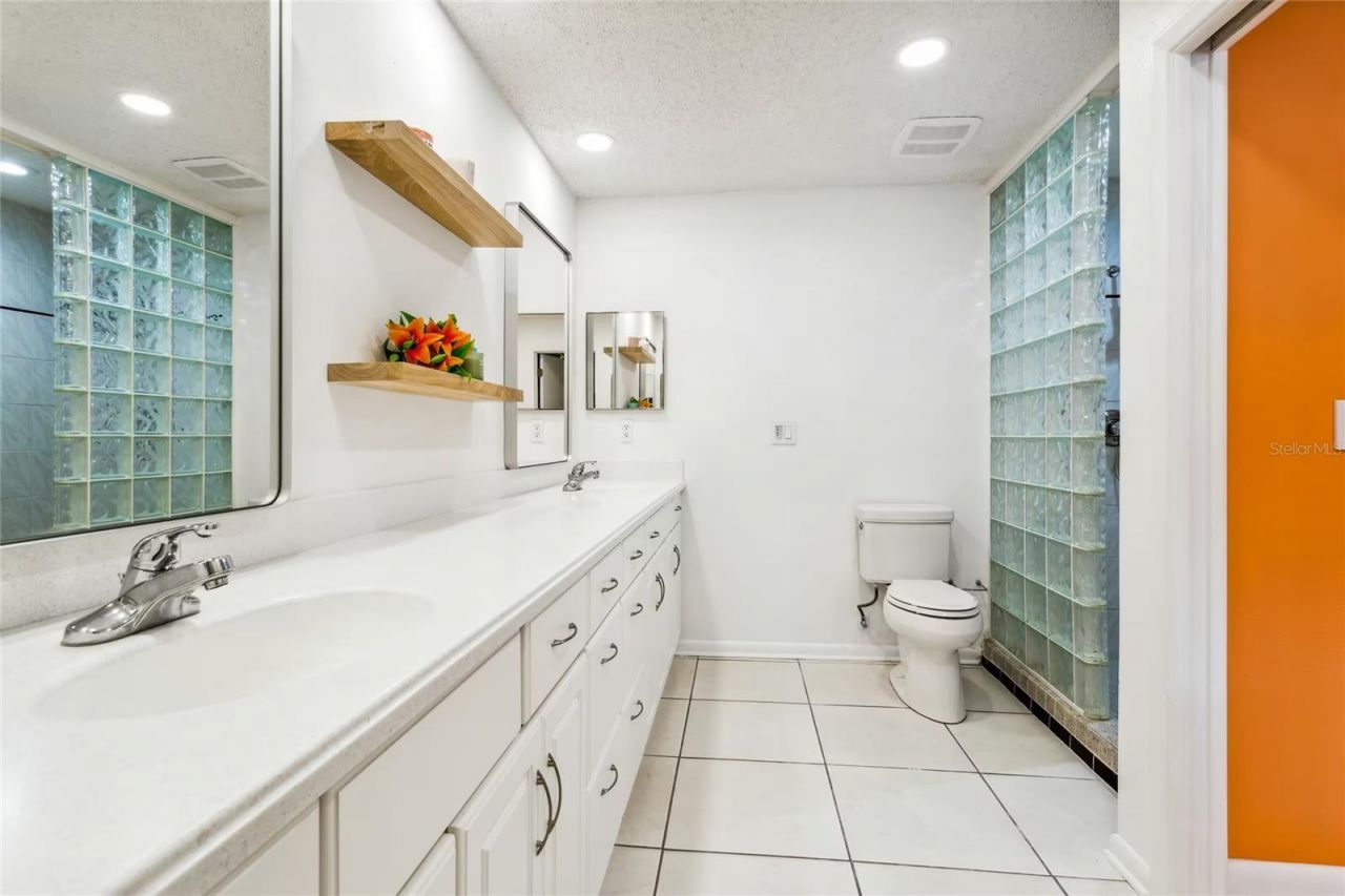 9055 Antilles Drive, Seminole, FL 33776 Photo