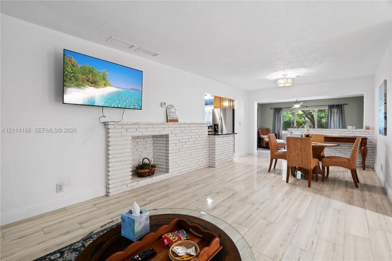 2447 Madison St , Hollywood, FL 33020 Photo