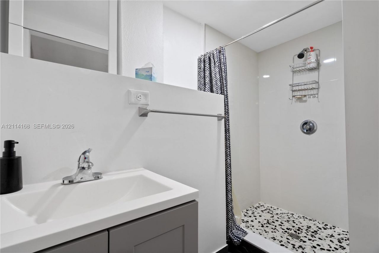 2447 Madison St , Hollywood, FL 33020 Photo