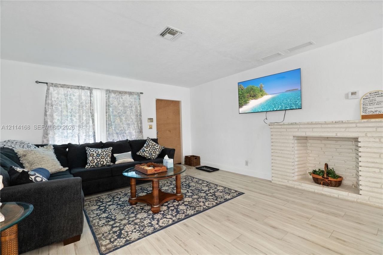 2447 Madison St , Hollywood, FL 33020 Photo