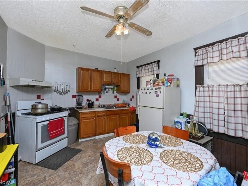 4132 Robert Avenue , Cleveland, OH 44109 Photo 7