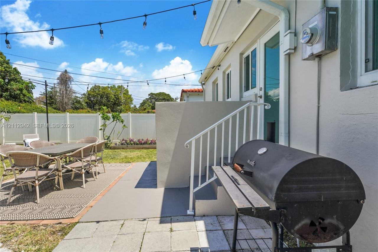 1321 NW 51st Ter , Miami, FL 33142 Photo