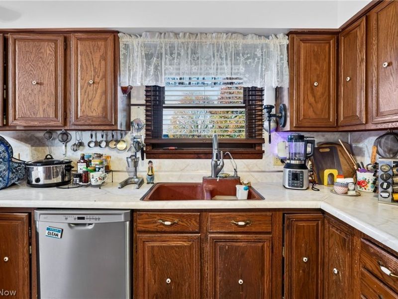 8977 Delin Thomas Road, Kinsman, OH 44428 Photo 11