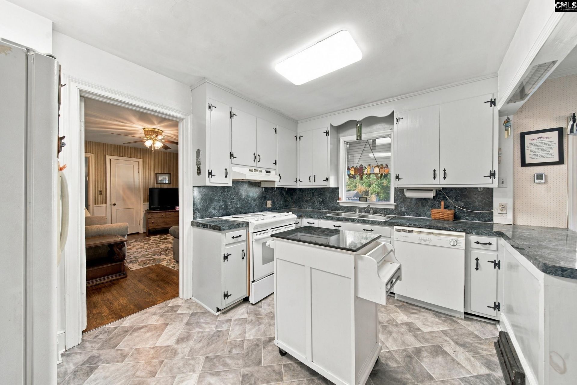 3670 Main Highway  Photo 7