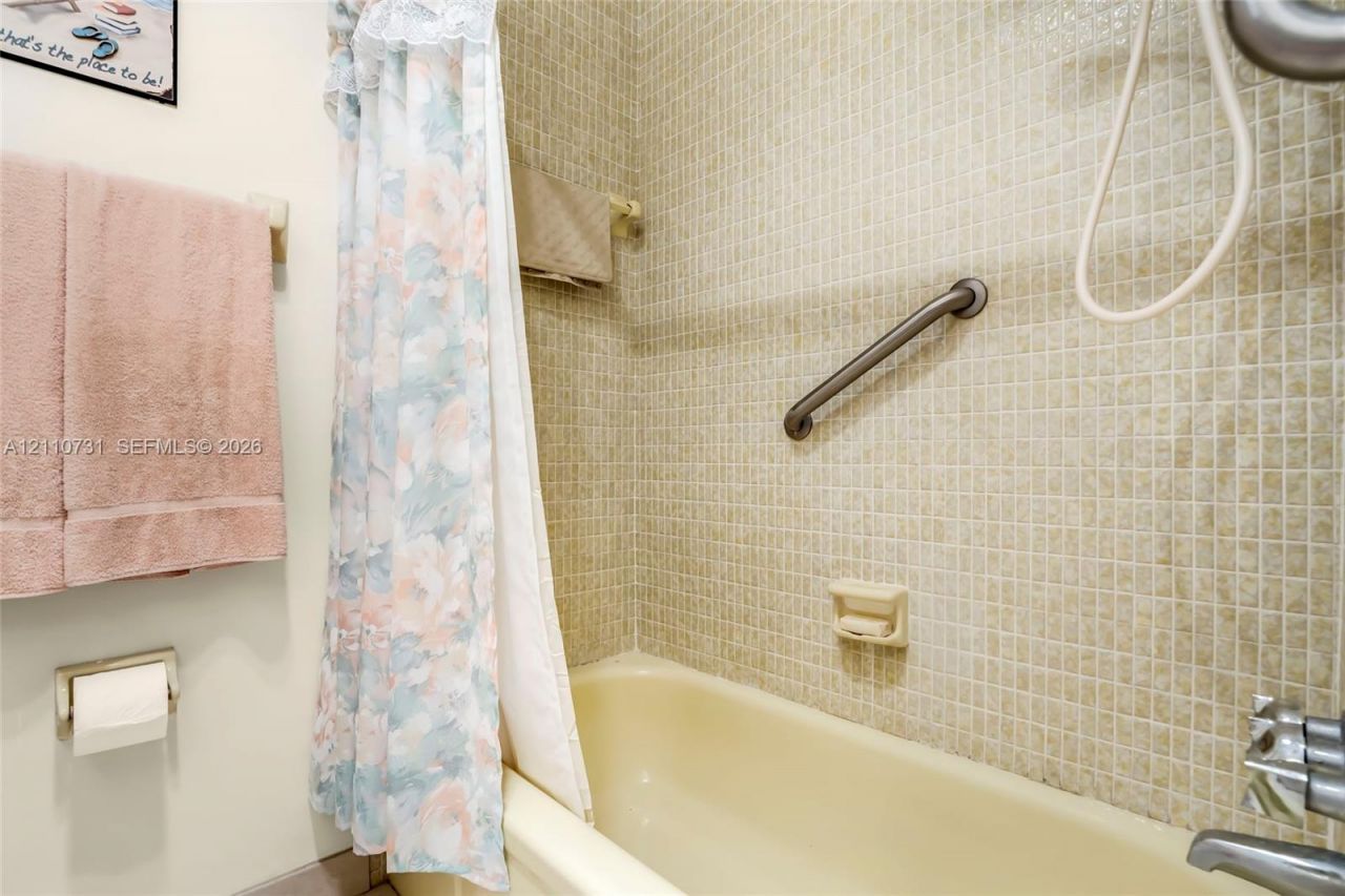 5300 Washington St, Unit N215, Hollywood, FL 33021 Photo