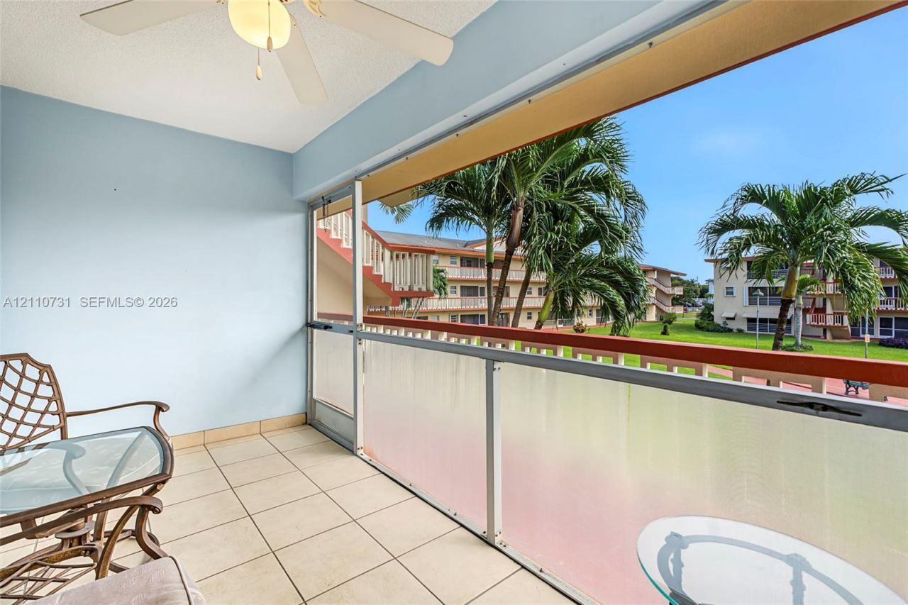 5300 Washington St, Unit N215, Hollywood, FL 33021 Photo