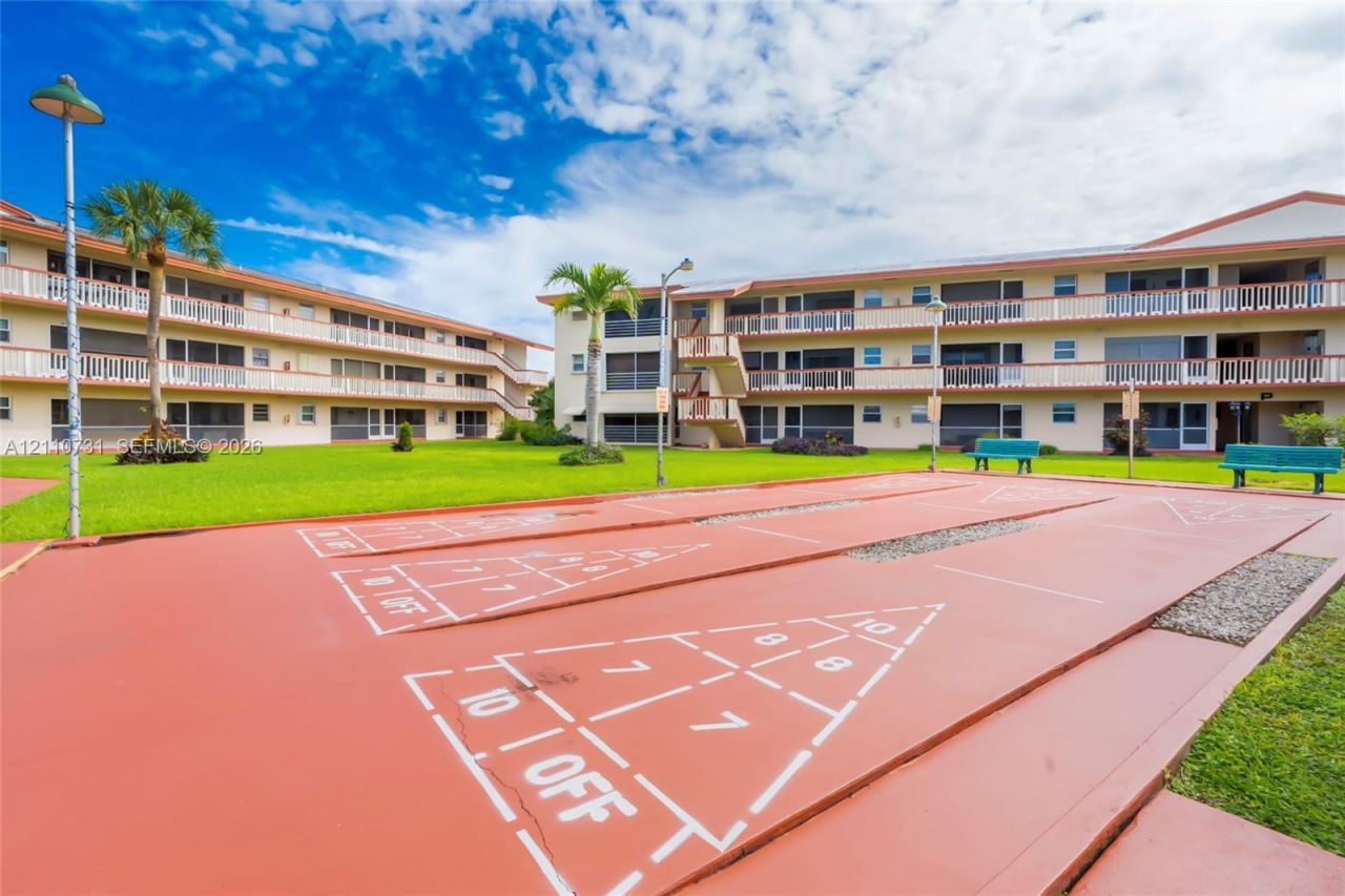 5300 Washington St, Unit N215, Hollywood, FL 33021 Photo