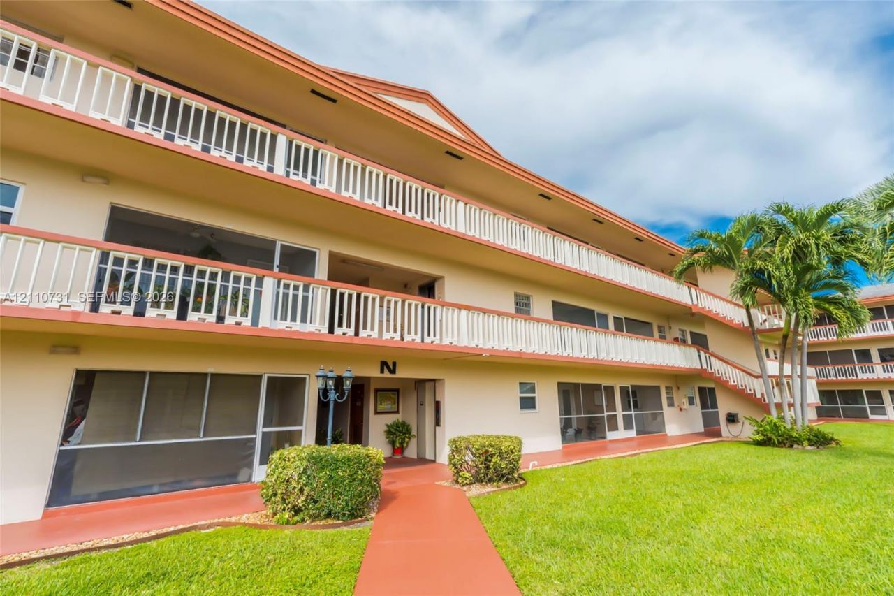 5300 Washington St, Unit N215, Hollywood, FL 33021 Photo