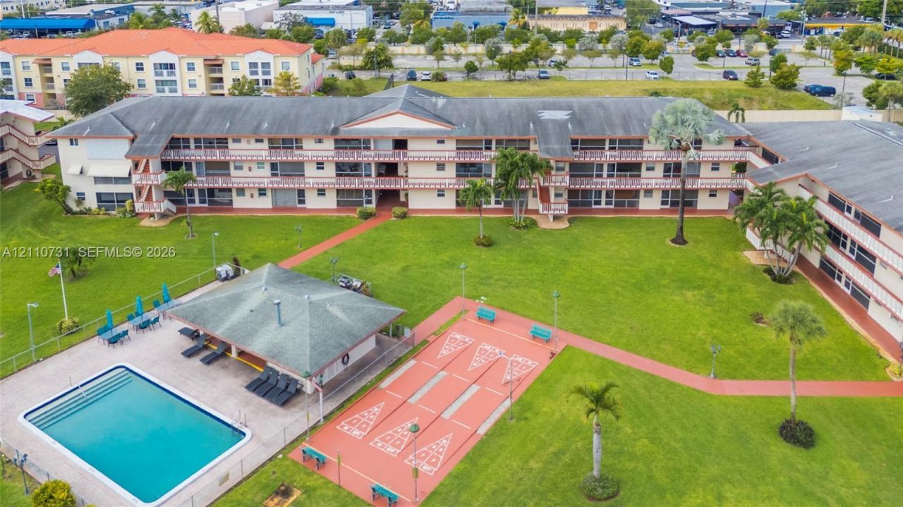 5300 Washington St, Unit N215, Hollywood, FL 33021 Photo